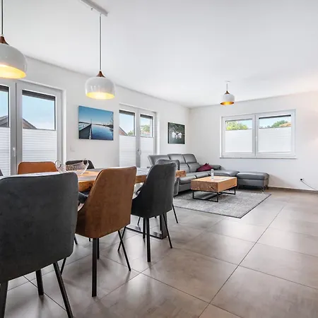 Seeglueck 1 Am Tollensesee Tatil Evi